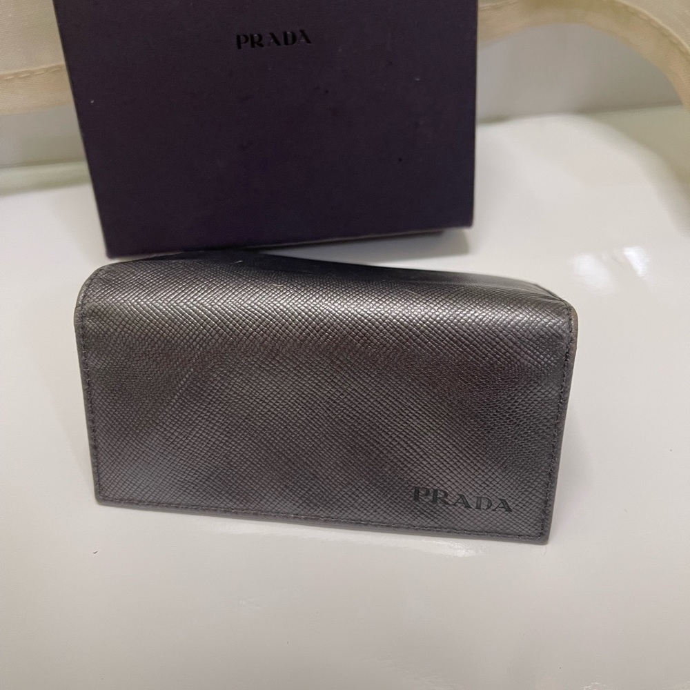 Prada Gunmetal Saffiano Key Holder / Card Tri-Fold Organizer Unisex - Picture 5 of 13
